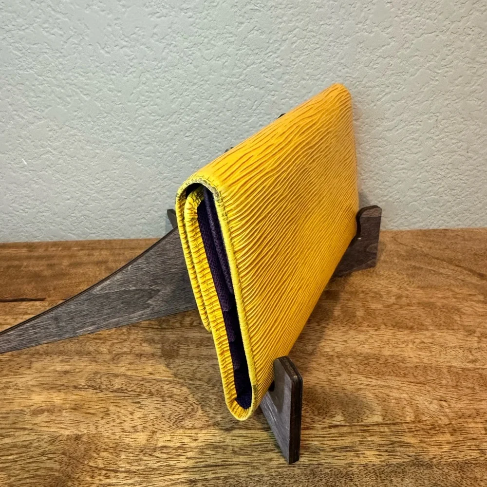 SOLD - Picture 4 of 7